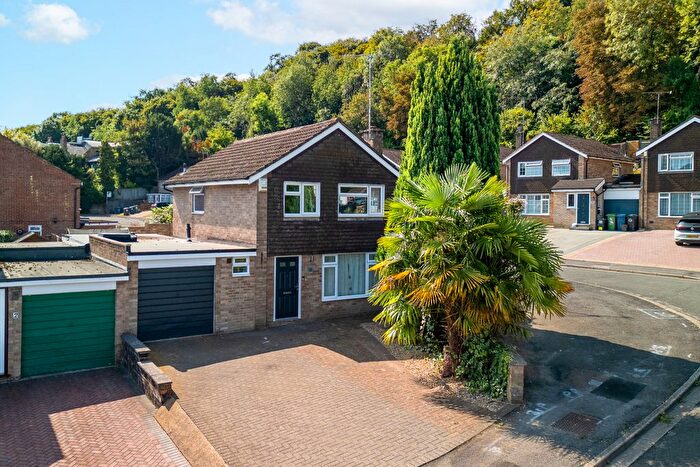 4 Bedroom Link Detached House For Sale In Bay Tree Close, High Wycombe, Buckinghamshire, HP11