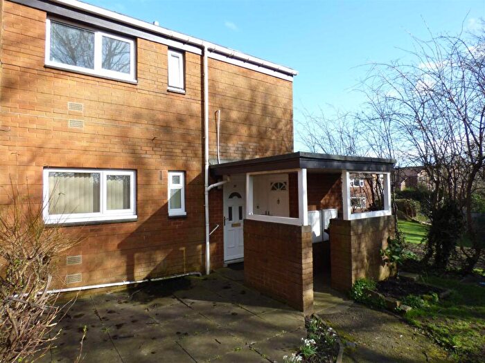 1 Bedroom Flat To Rent In Springwood Hall Close, Huddersfield, HD1
