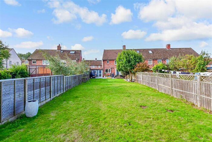 3 Bedroom End Of Terrace House For Sale In Battens Way, Havant, Hampshire, PO9