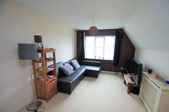1 Bedroom Flat To Rent In Anglian Close, Watford, WD24