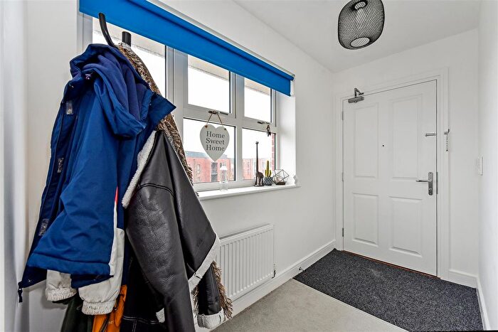 1 Bedroom Flat For Sale In Draper Close, Andover, SP11