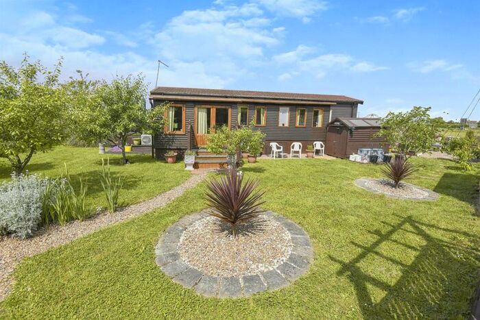 2 Bedroom Park Home For Sale In Willow Lodge Park, Chapel Hill, Lincoln, LN4