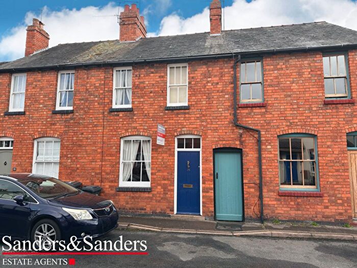 2 Bedroom Cottage For Sale In Bleachfield Street, Alcester, B49