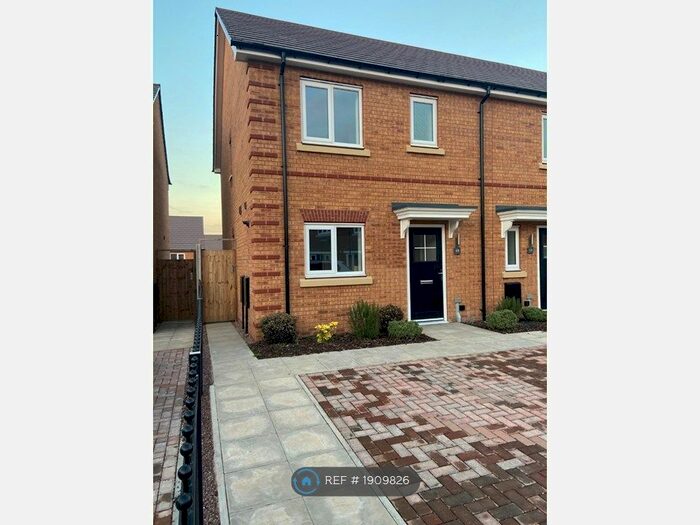 3 Bedroom Semi-Detached House To Rent In Willow Croft, Birmingham, B38