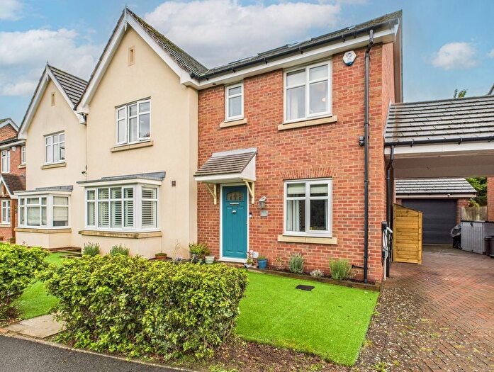 5 Bedroom Detached House For Sale In Cowslip Close, Catshill, B61