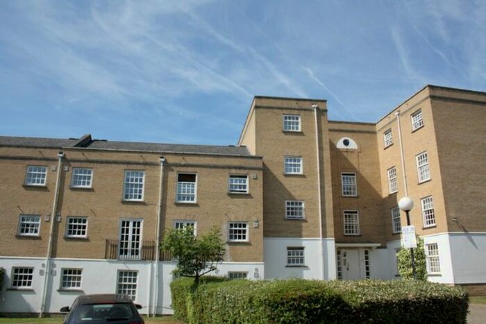1 Bedroom Flat To Rent In Leigh Hunt Drive, Southgate, N14