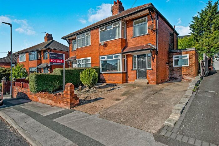 3 Bedroom Semi-Detached House For Sale In Lynwood Crescent, Leeds, LS12