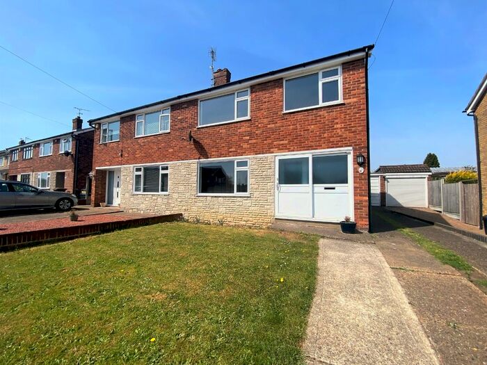 3 Bedroom Semi-Detached House To Rent In Birch Grove, Hempstead, Gillingham, ME7