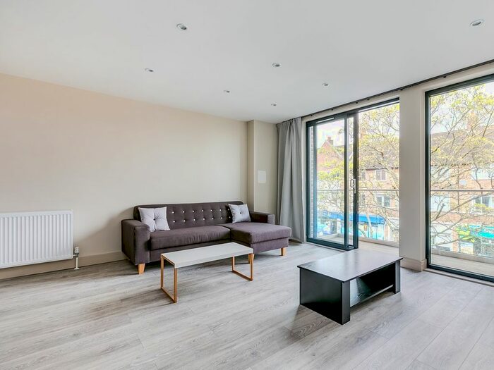 2 Bedroom Flat To Rent In Amesbury Avenue, Streatham Hill, SW2