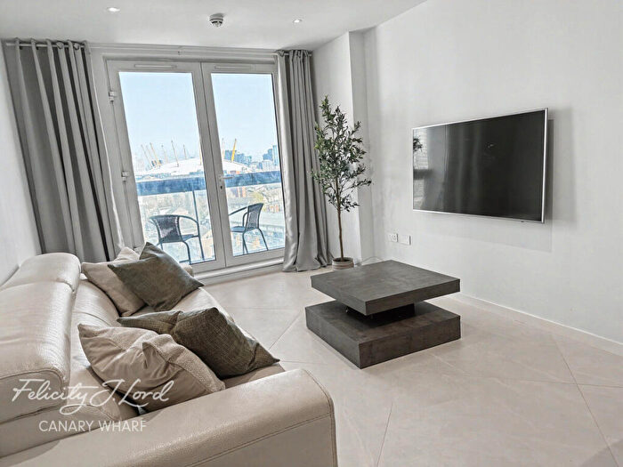 2 Bedroom Apartment To Rent In Limeharbour, London, E14