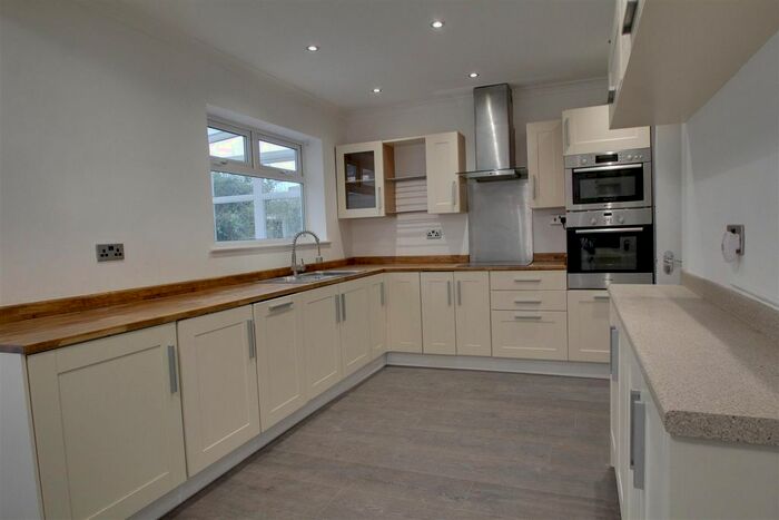 4 Bedroom Property To Rent In Staines Road, Twickenham, TW2