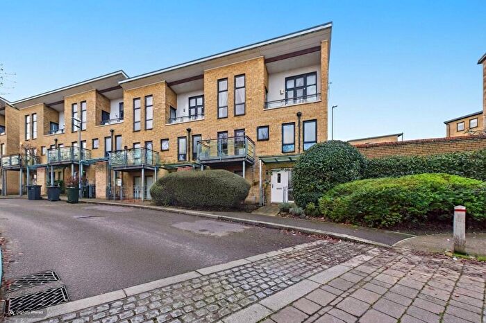 4 Bedroom End Of Terrace House For Sale In Waterstone Way, Greenhithe, Kent, DA9