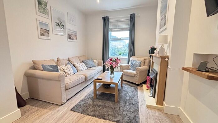 3 Bedroom Terraced House To Rent In Worplesdon Road, Guildford, GU2