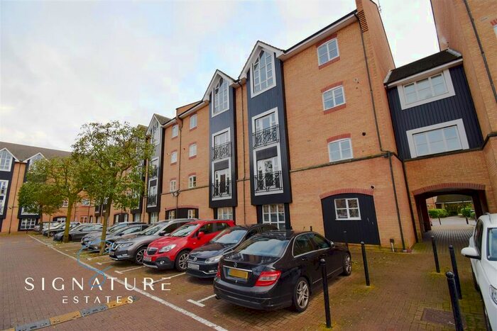 2 Bedroom Flat To Rent In Stephenson Wharf, Hemel Hempstead, HP3