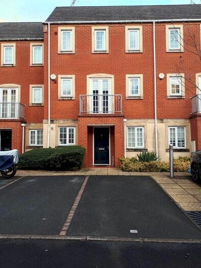 3 Bedroom Town House To Rent In Madison Avenue, Brierley Hill, DY5