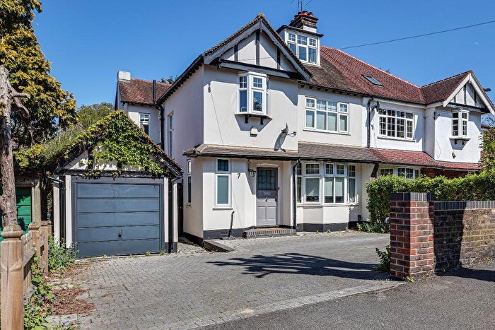 5 Bedroom Semi-Detached House For Sale In Birdhurst Gardens, South Croydon, Surrey, CR2