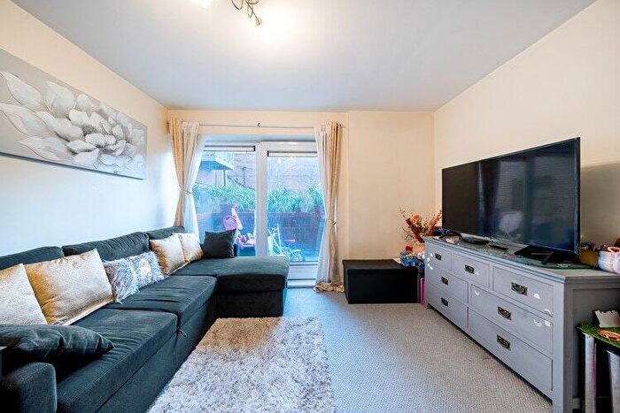 1 Bedroom Flat For Sale In Albany Court, Harrow, London, HA3