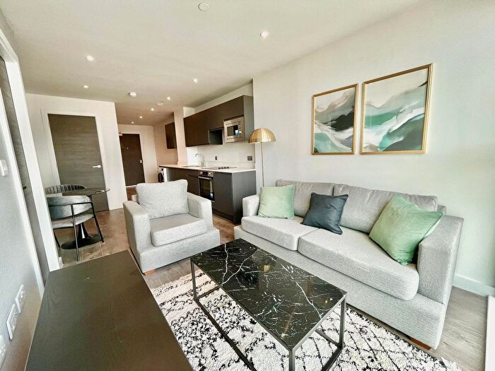 1 Bedroom Flat To Rent In Greengate, Salford, M3