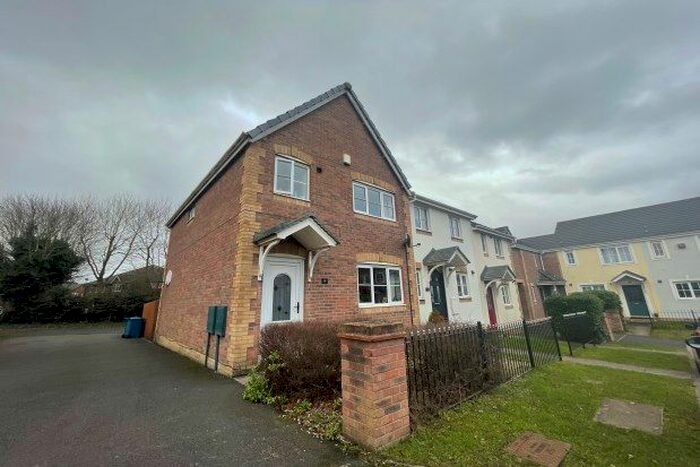 3 Bedroom Semi-Detached House To Rent In Foxglove Close, Lichfield, WS14