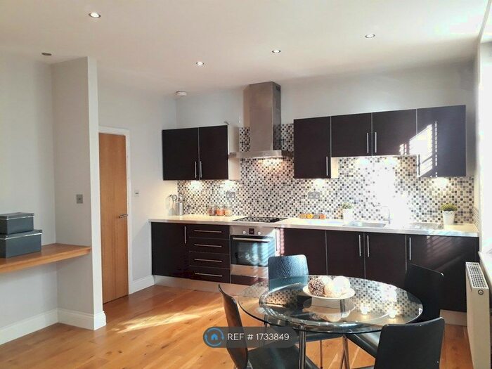 1 Bedroom Flat To Rent In Barnsbury Street, London, N1