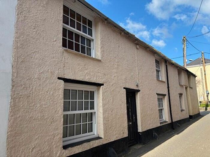 3 Bedroom House To Rent In Church Street, Mevagissey, PL26