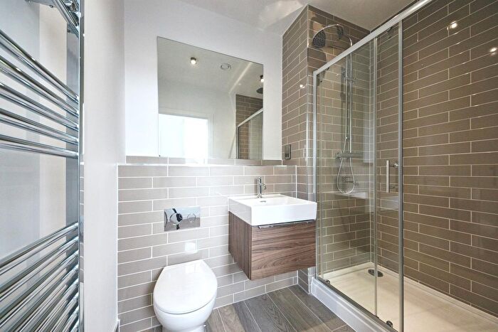 2 Bedroom Flat For Sale In Coventry Road, Birmingham, B26
