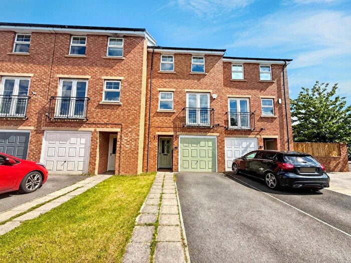 4 Bedroom Town House For Sale In Easdale Court, Thornaby, Stockton-On-Tees, TS17
