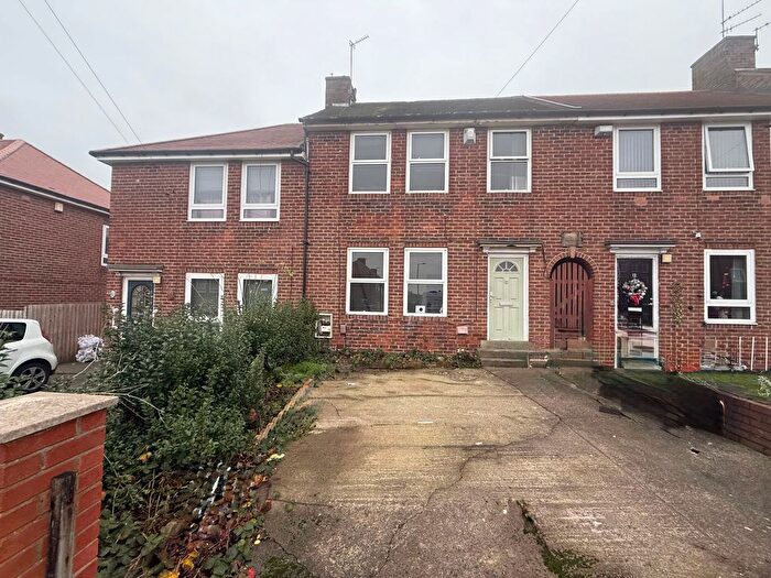 3 Bedroom Terraced House For Sale In Holmesdale Road, Newcastle Upon Tyne, NE5