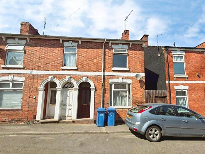 2 Bedroom Terraced House To Rent In King Street, Kettering, NN16