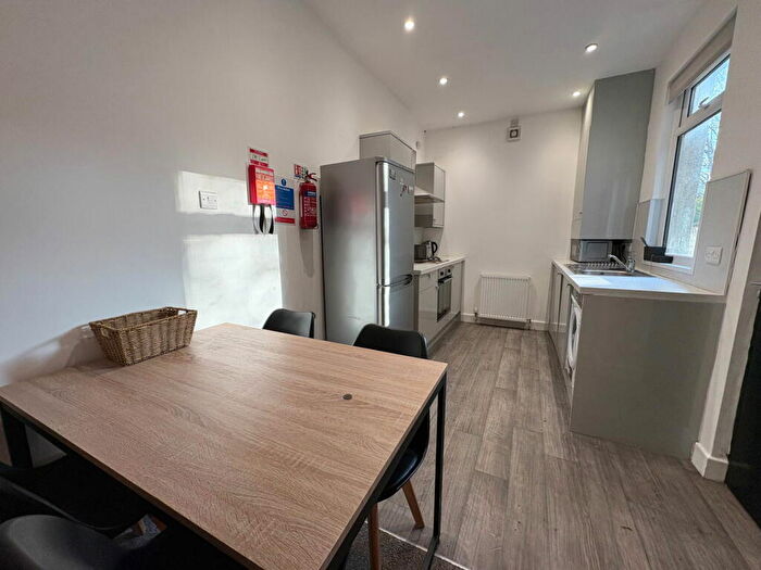 4 Bedroom Terraced House To Rent In Scarsdale Street, Salford, M6