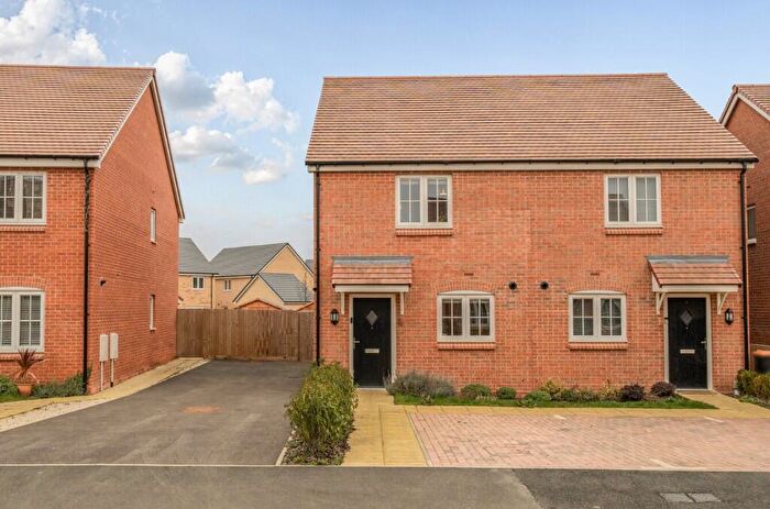 2 Bedroom Semi Detached House For Sale In Johnston Avenue, MK42