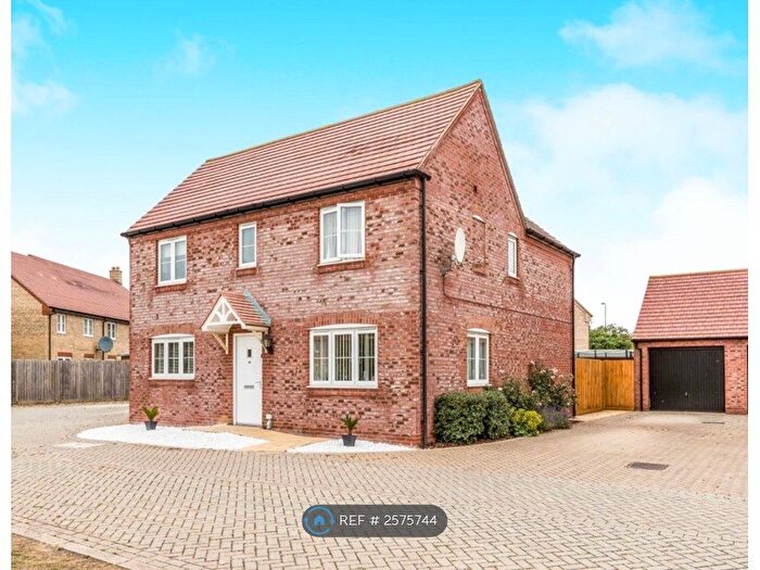 4 Bedroom Detached House To Rent In Goodwood Close, Bicester, OX26