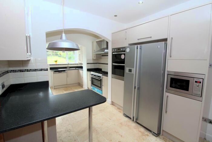 4 Bedroom Detached House To Rent In Wallington, SM6