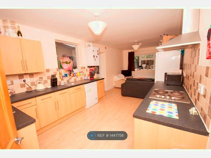 6 Bedroom Terraced House To Rent In Ordnance Road, Southampton, SO15
