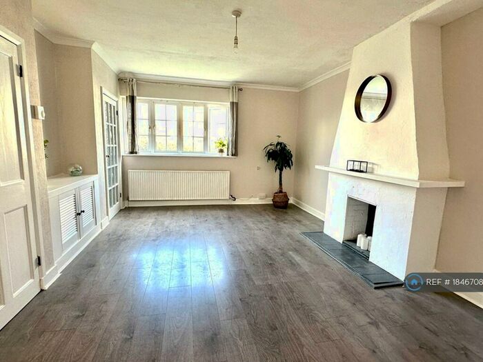 3 Bedroom Terraced House To Rent In Whinyates Road, London, SE9