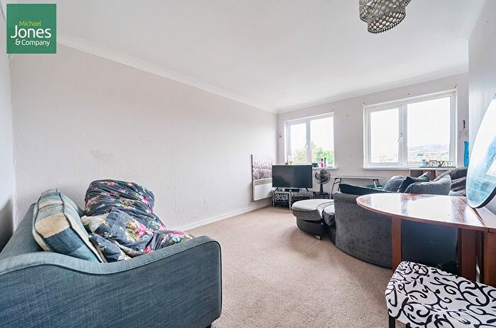 1 Bedroom Flat To Rent In Inglecroft Court, Cokeham Road, Lancing, West Sussex, BN15