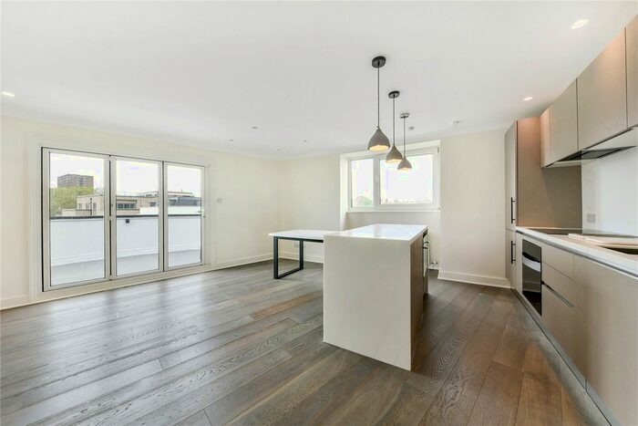 3 Bedroom Flat To Rent In Walterton Road, London, W9
