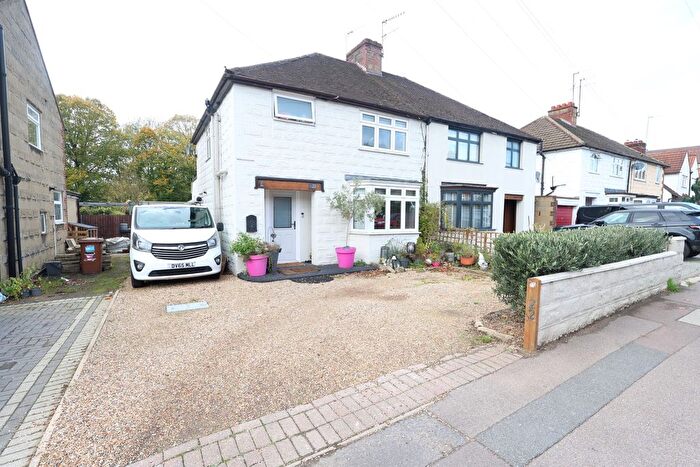 3 Bedroom Semi Detached House For Sale In Primrose Hill, Kings Langley, Hertfordshire, WD4