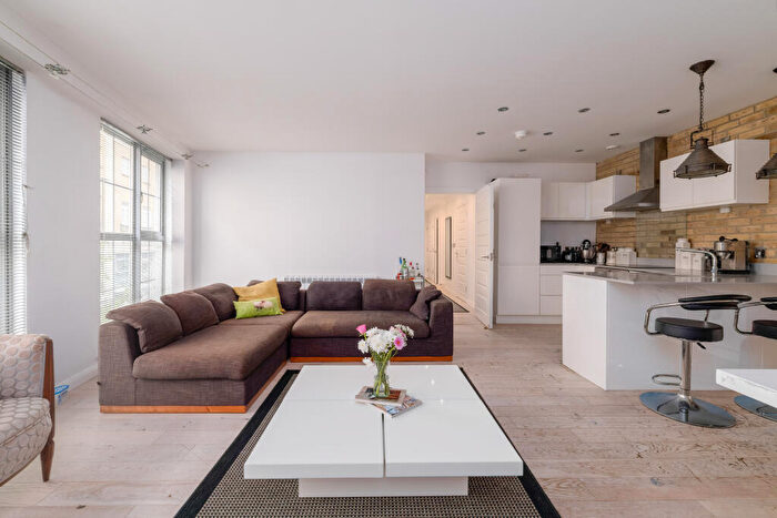 3 Bedroom Flat For Sale In Plumbers Row, London, E1