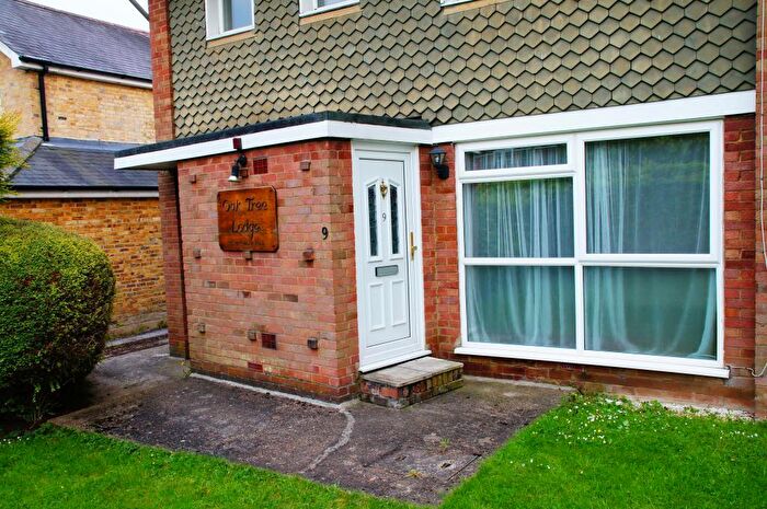 1 Bedroom Maisonette To Rent In Oaktree Lodge, Bycullah Road, Enfield, London, EN2