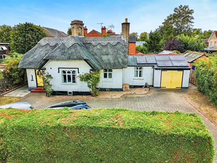 3 Bedroom Detached House For Sale In Maltese Road, Chelmsford, CM1