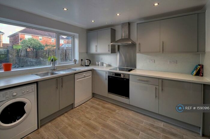 6 Bedroom Semi-Detached House To Rent In Lydney Road, Southmead, Bristol, BS10