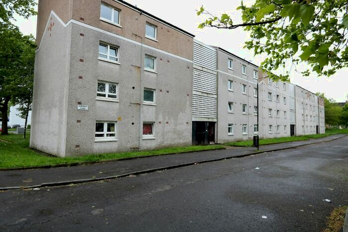 3 Bedroom Flat To Rent In Burndyke Court, Glasgow, G51