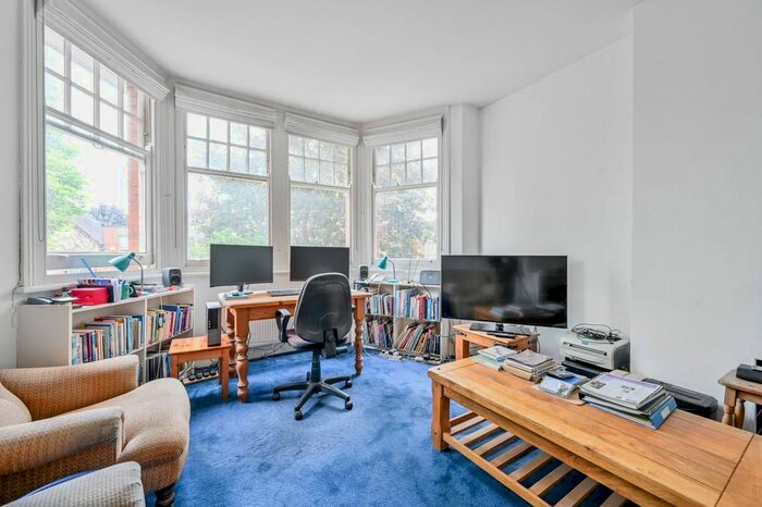 2 Bedroom Flat For Sale In Riggindale Road, Streatham, London, SW16