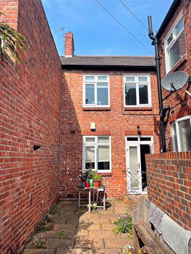 2 Bedroom Apartment To Rent In Newlands Road, South Gosforth, Newcastle Upon Tyne, NE2