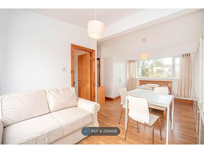 Studio To Rent In St Donatts Rd, London, SE14