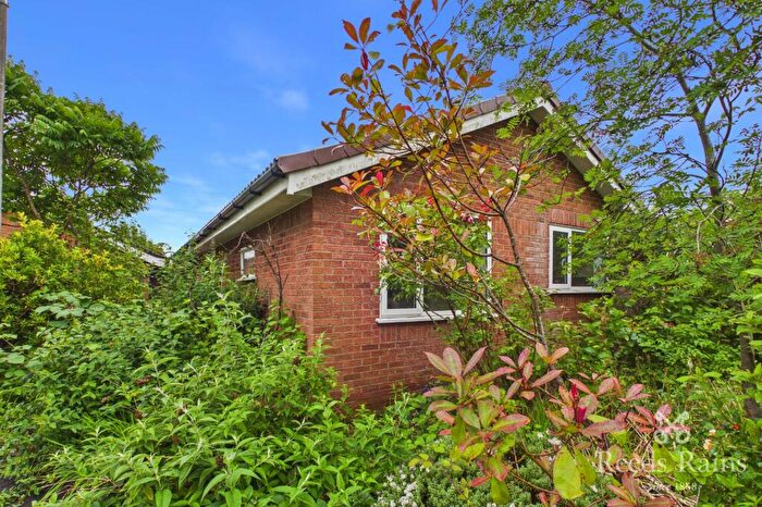 2 Bedroom Bungalow For Sale In Brook Meadow, Higher Bartle, Preston, Lancashire, PR4