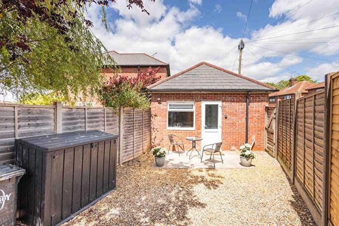 Studio To Rent In Tower Road, Rugby, Warwickshire, CV22