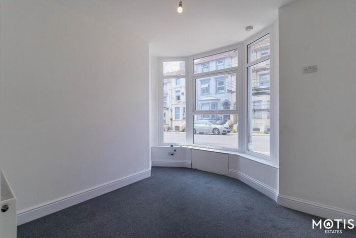 2 Bedroom Flat To Rent In Dover Road, Folkestone, CT20