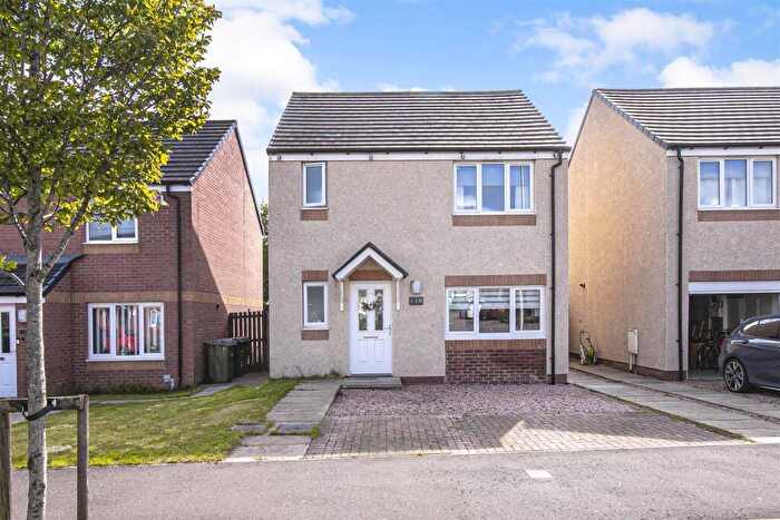 3 Bedroom Detached House For Sale In East Baldridge Drive, Dunfermline, KY12